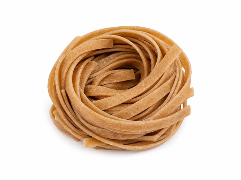 Makaron pełnoziarnisty (suchy) – białko 14g, kalorie 348 kcal, węglowodany i tłuszcz na 100g | zdrowe odżywianie